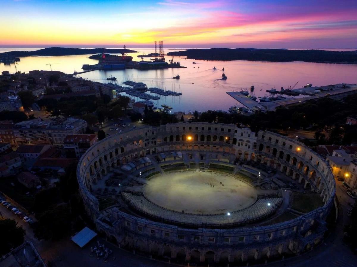 Carducci Apartment - Center Pula Dış mekan fotoğraf